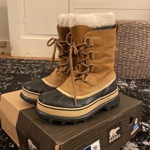 Sorel Caribou Snow Boots, size 6, buff/brown, like new